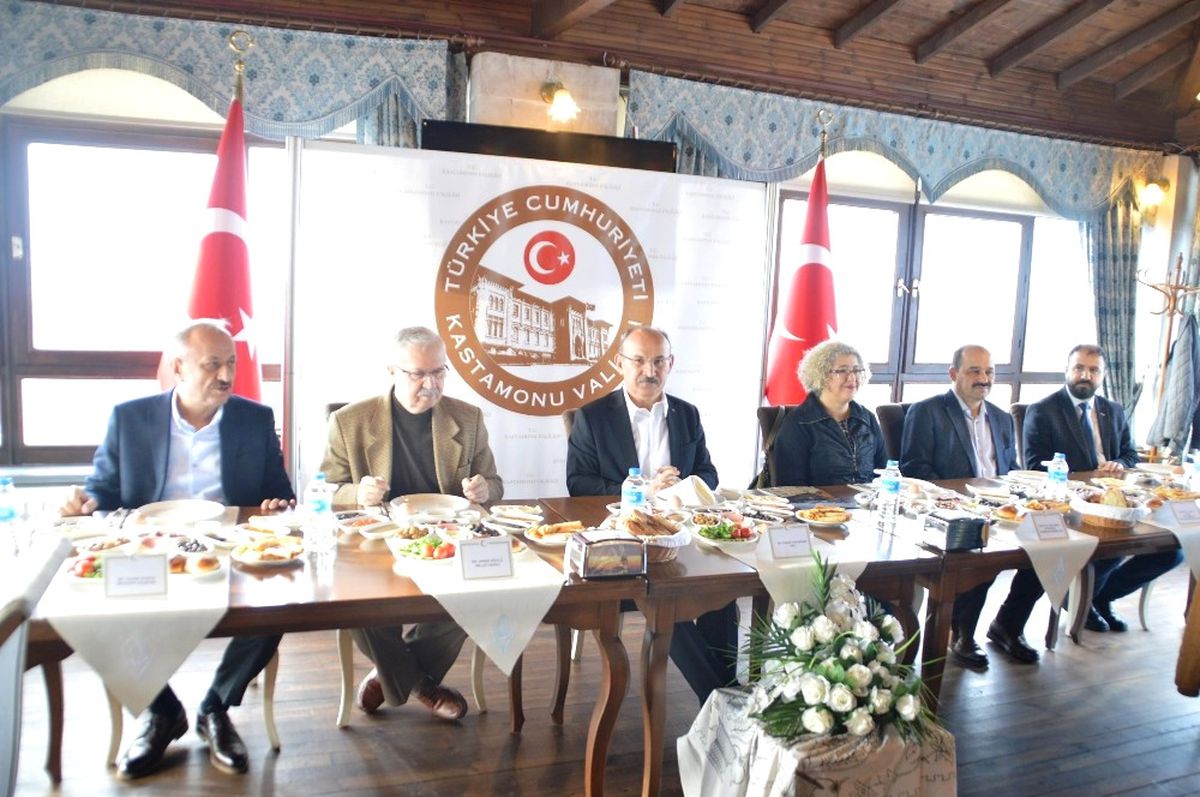Kastamonu Valisi Yaşar Karadeniz, Gazeteciler ile Bir Araya Geldi