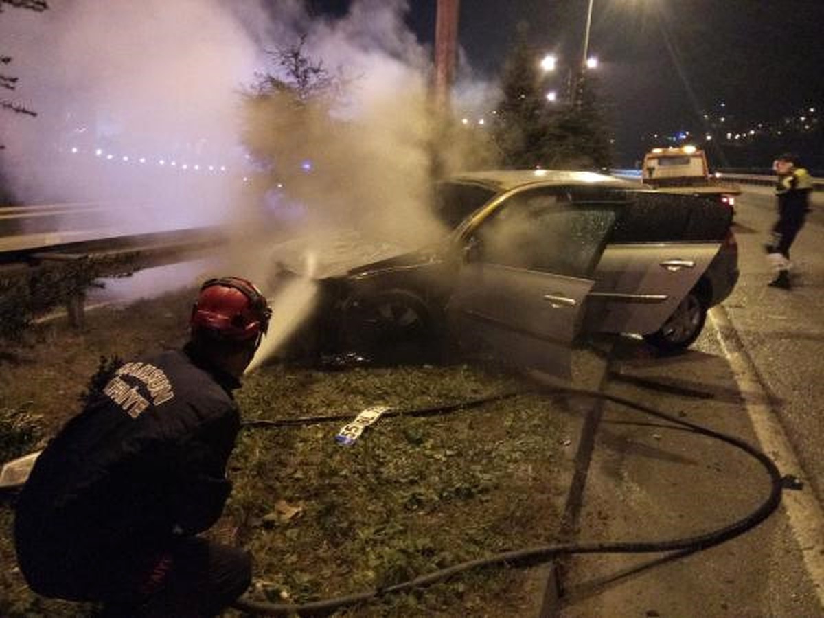 Kaza Sonrası Alev Alan Otomobilin Sürücüsü Kaçtı