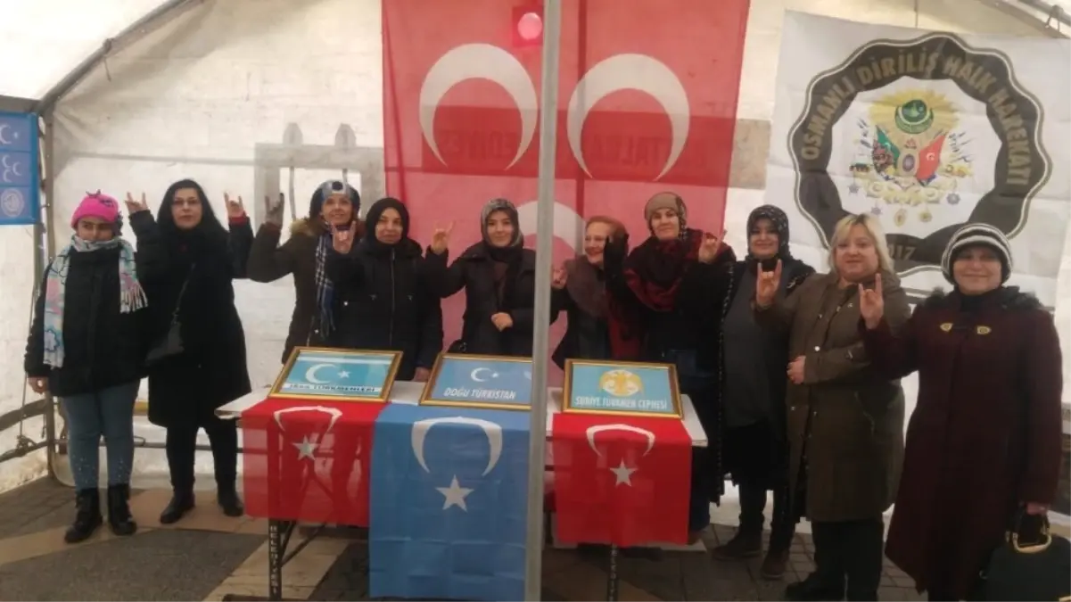 MHP\'li Kadınlardan Doğu Türkistan Sergisi