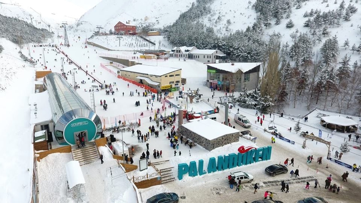 Palandöken\'de Hafta Sonu Kayak ve Kızak Coşkusu