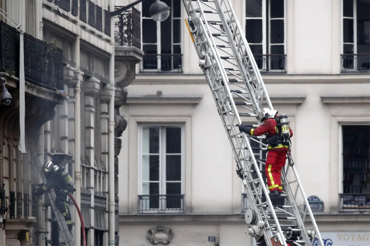 Paris\'teki Patlamada Ölü Sayısı Artıyor