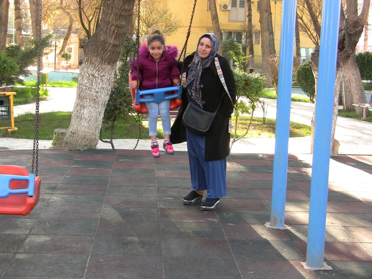Sınırın Sıfır Noktasında Bahardan Kalma Günler Yaşanıyor