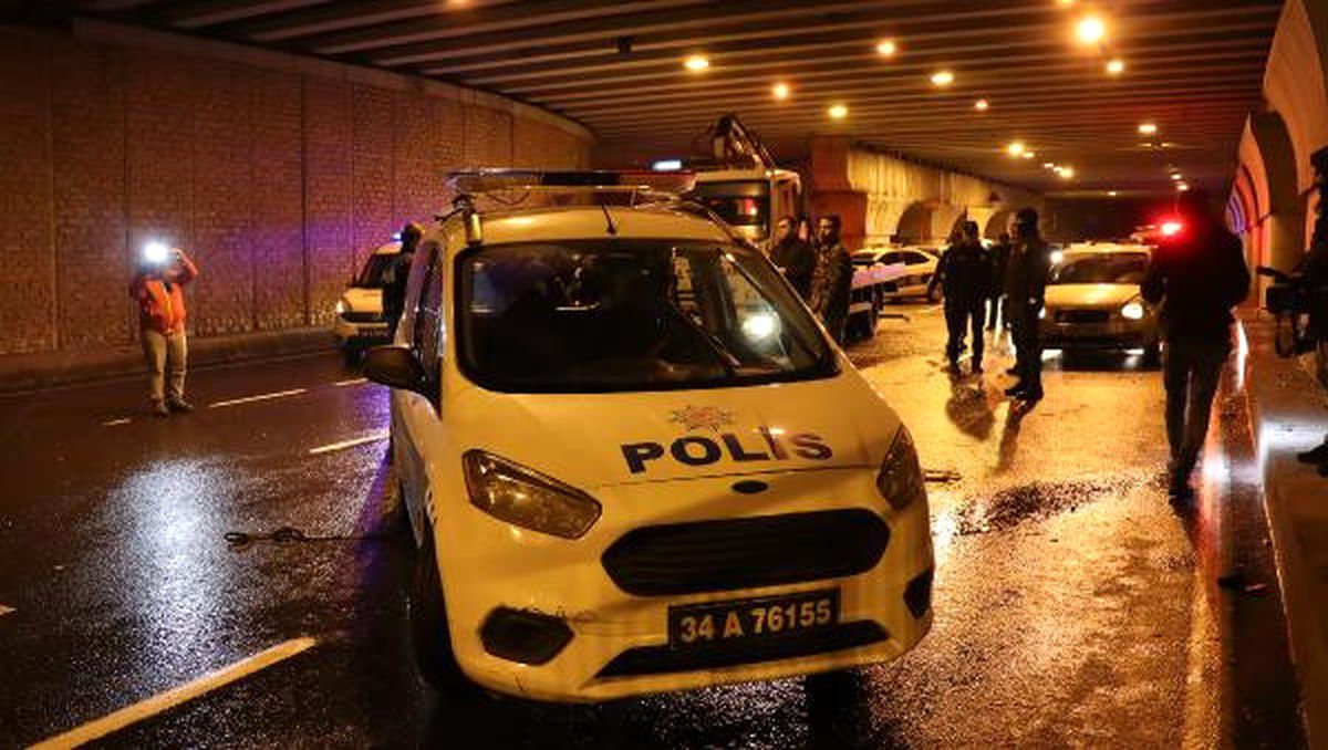 Ticari Taksiyi Kovalayan Polis Araçları Kaza Yaptı: 2 Yaralı