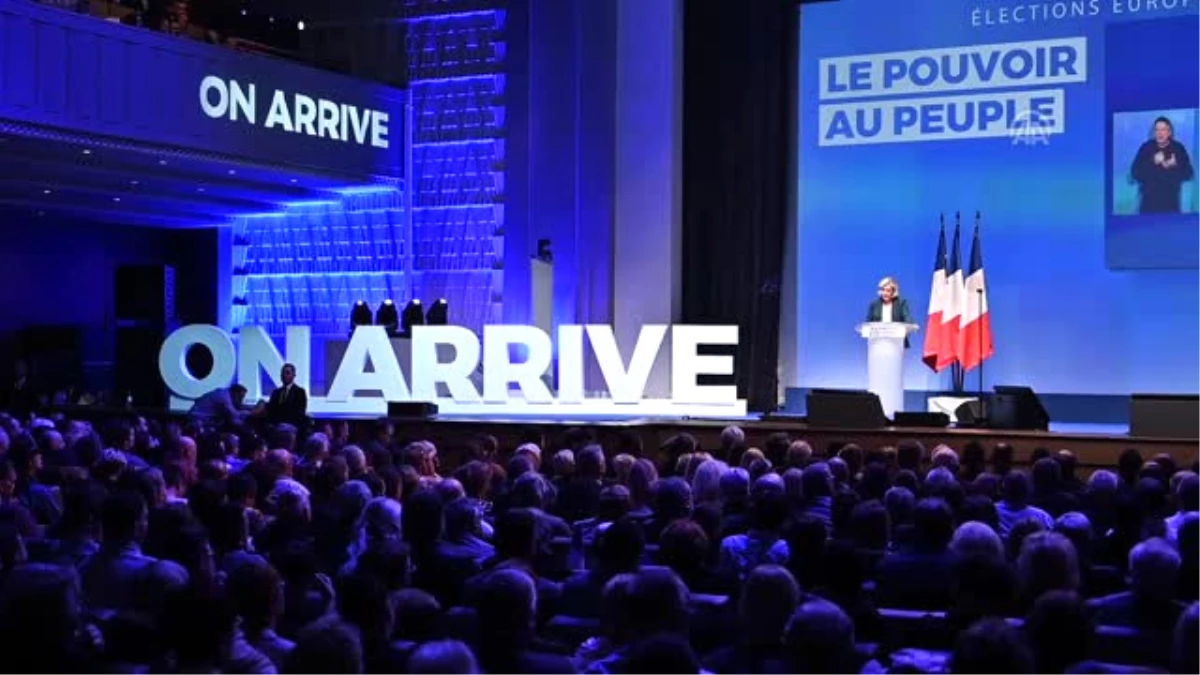 Ulusal Cephe Partisi\'nin Lideri Marine Le Pen
