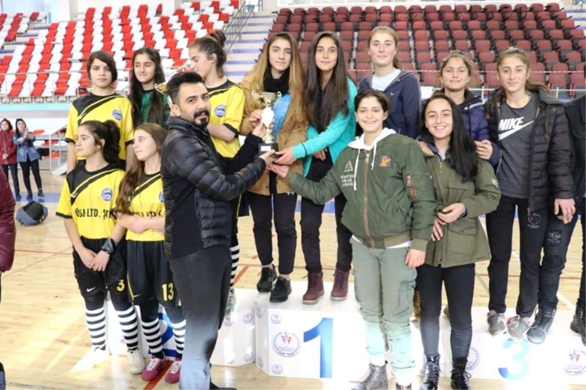 Ağrı\'da Gençler Futsal İl Birinciliği Müsabakaları Sona Erdi