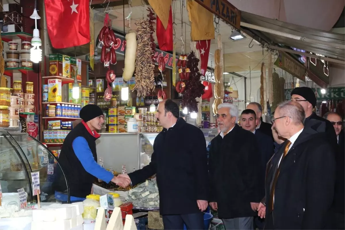 Başkan Altay, Kadınlar Pazarında Esnafla Buluştu