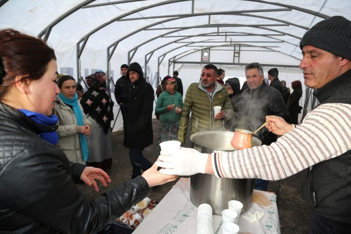 Belediyeden İşkur Önünde Çorba İkramı