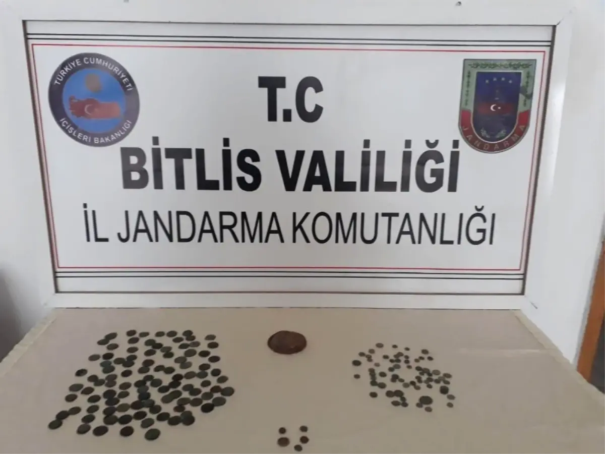 Bitlis\'te Altın, Gümüş ve Bakır Sikkeler Ele Geçirildi