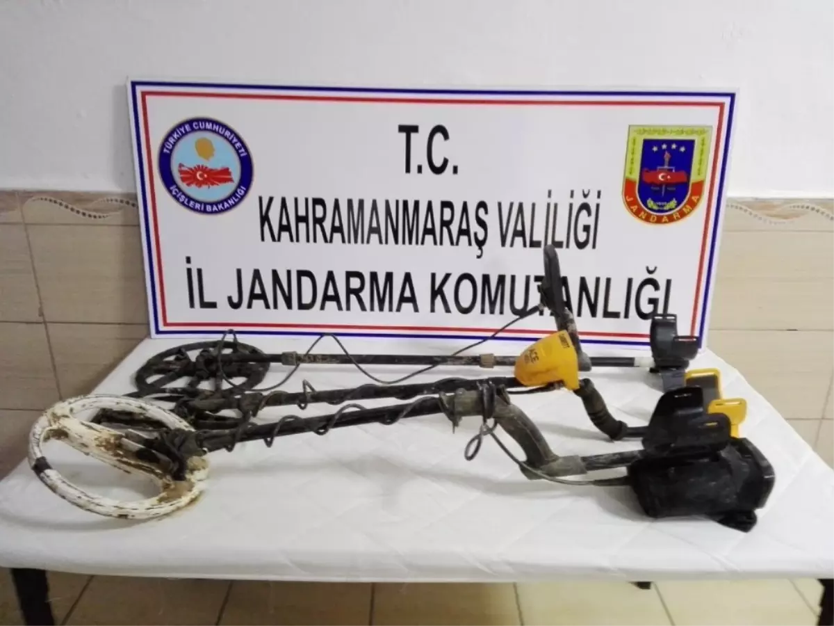 Dedektörle Kaçak Kazıya Jandarma Operasyonu