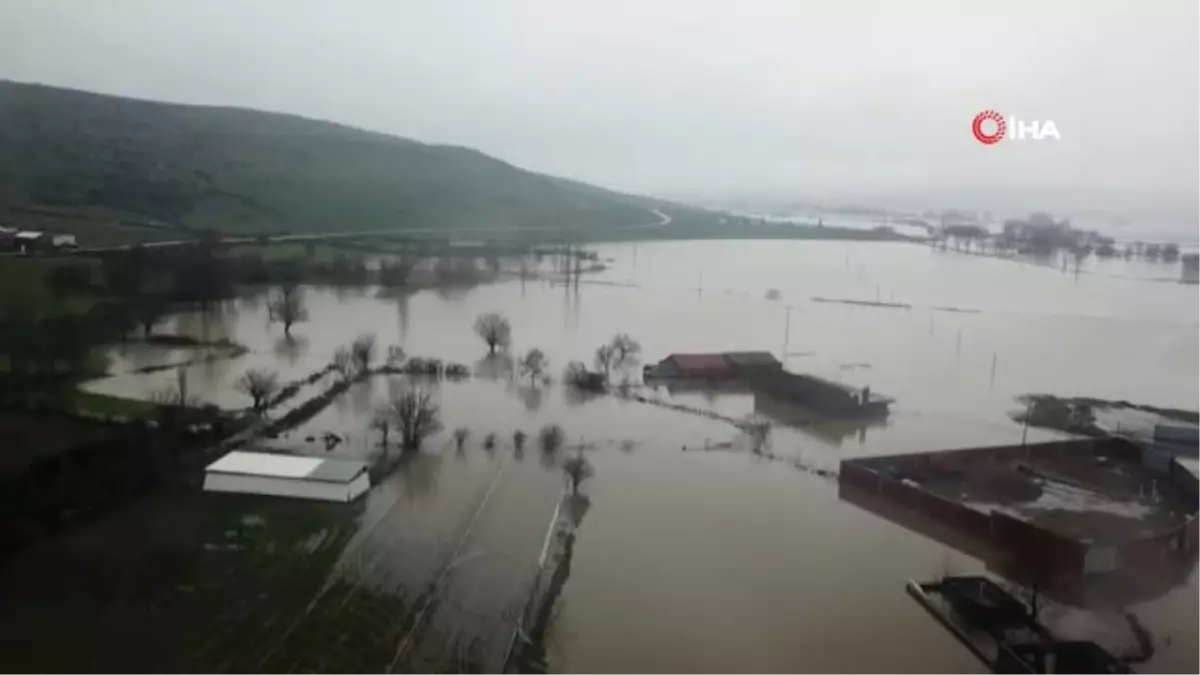 Gönen\'de Sular Altında Kalan Çeltik Tarlaları Havadan Görüntülendi