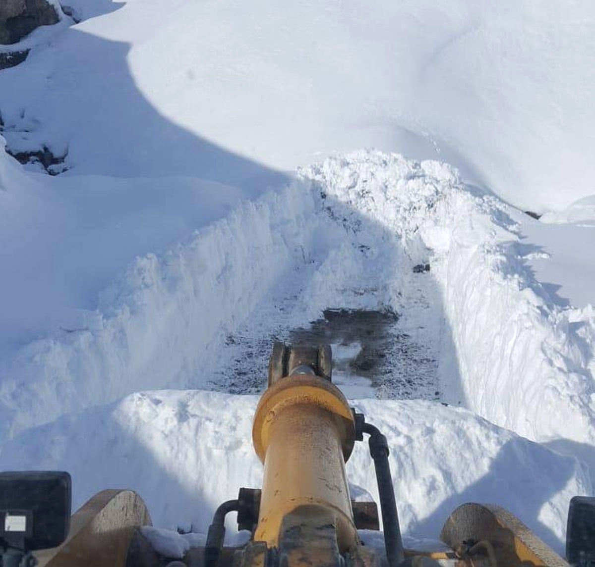 Hakkari\'de 11 Yerleşim Yerinin Yolu Kapandı