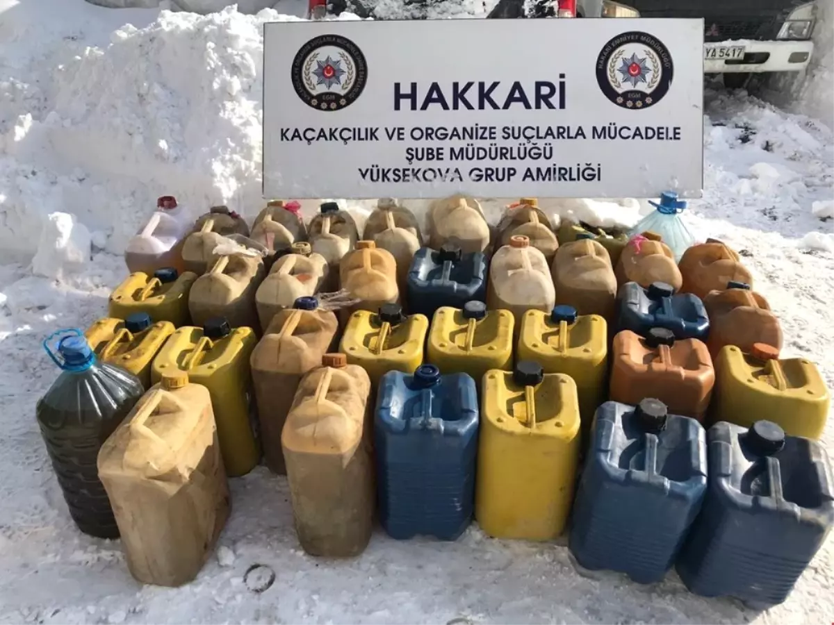 Hakkari\'de 980 Paket Sigara ve 637 Litre Akaryakıt Ele Geçirildi