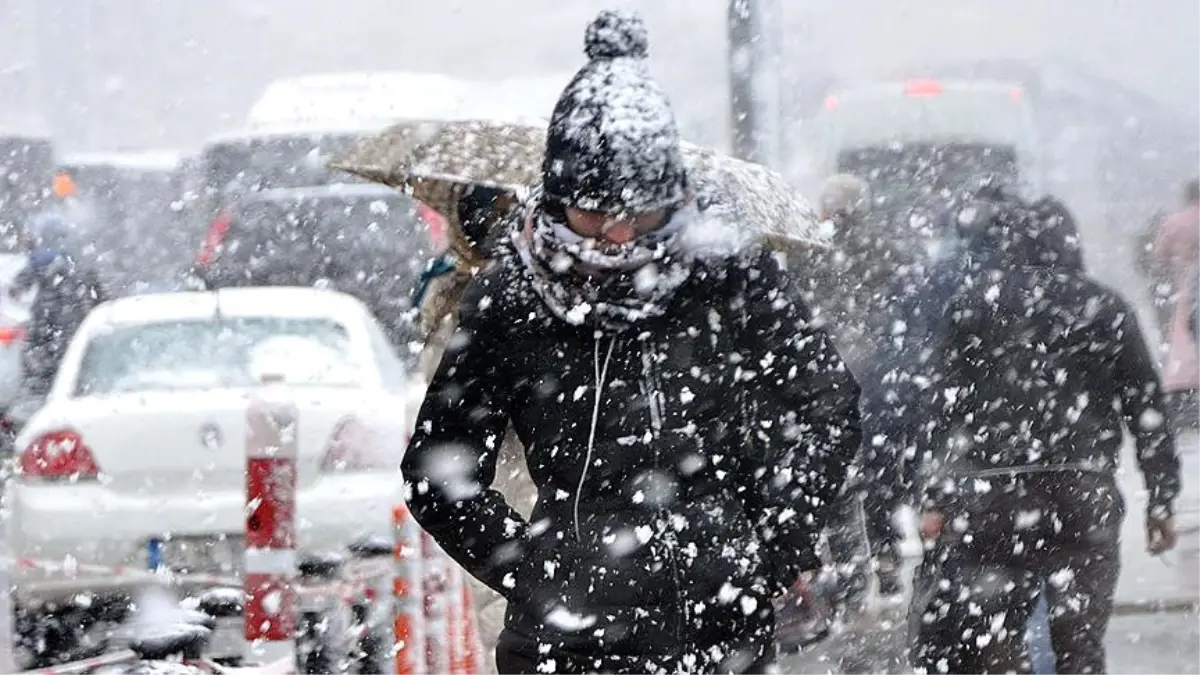 Meteoroloji\'den Uyarı Üstüne Uyarı: İstanbul\'a Kar Geliyor