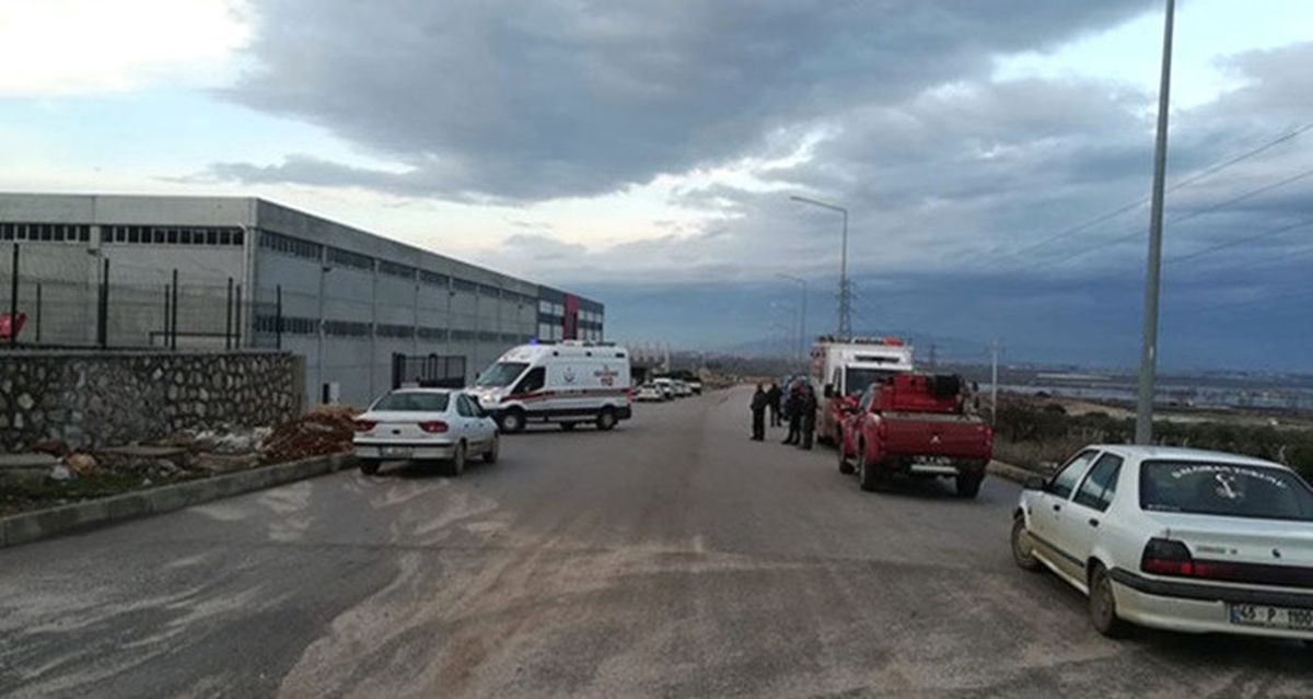 İzmir\'de fabrikada patlama: 2 ölü, 2 yaralı