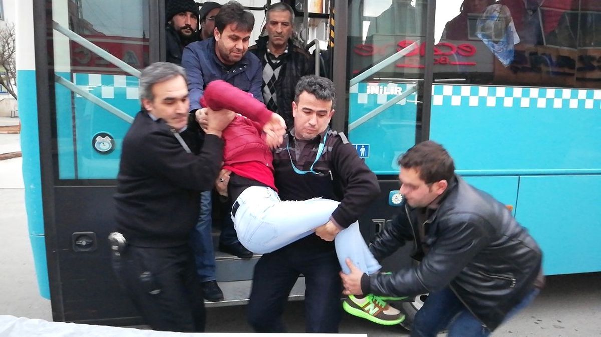 Kahramanmaraş\'ta Halk Otobüsleri Ambulans Gibi Çalışıyor