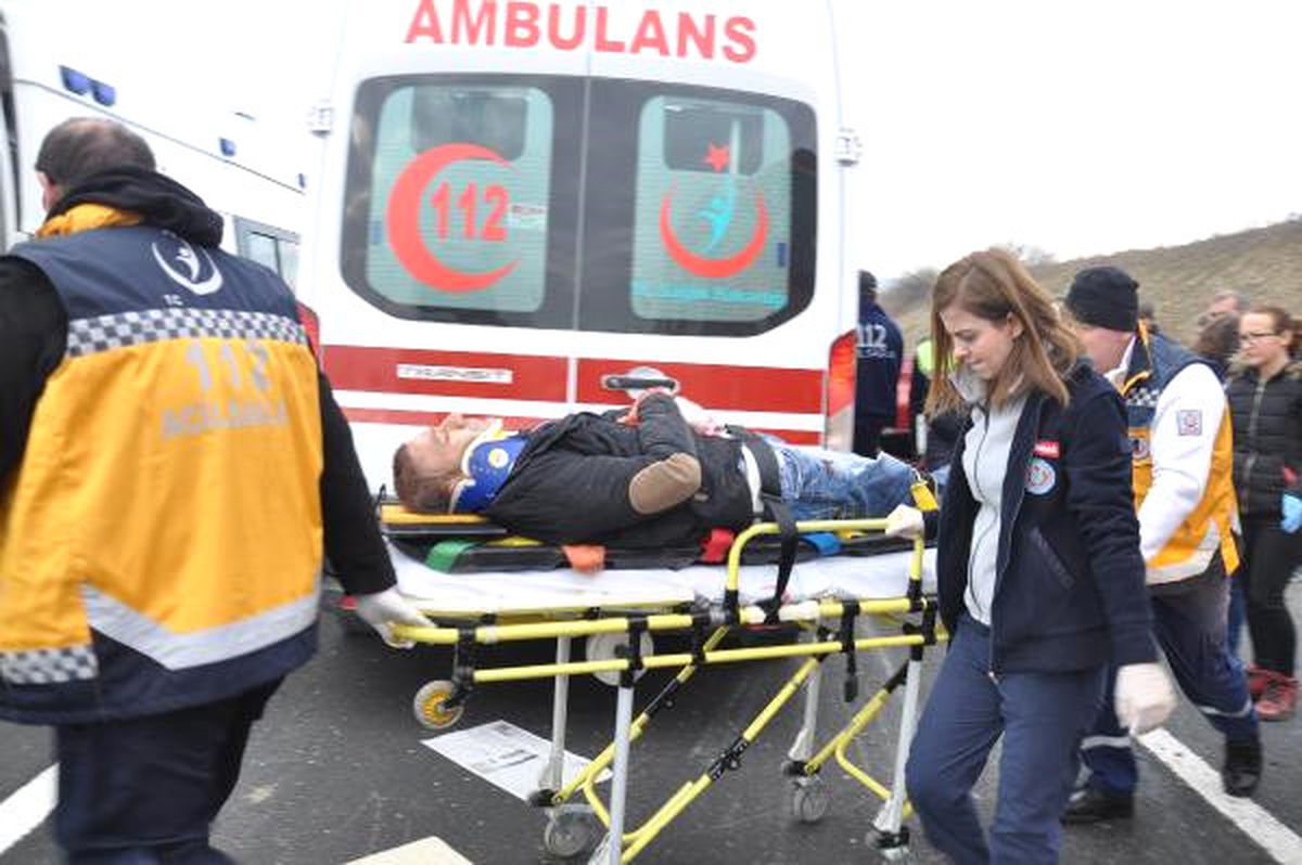 Takla Atan Otomobil, Ters Döndü; Baba- Oğul Yaralı