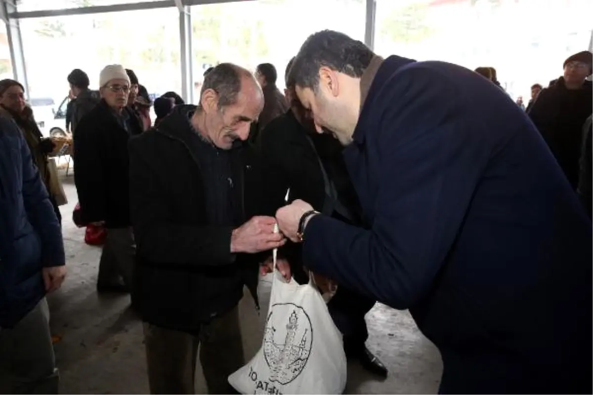 Tokat Belediyesi Pazarda Bez Torba Dağıttı