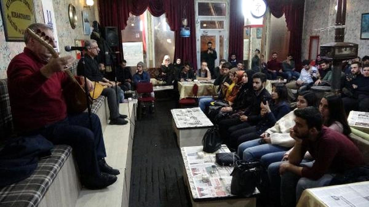 Üniversite Gençliği, Halk Ozanlarıyla Buluştu