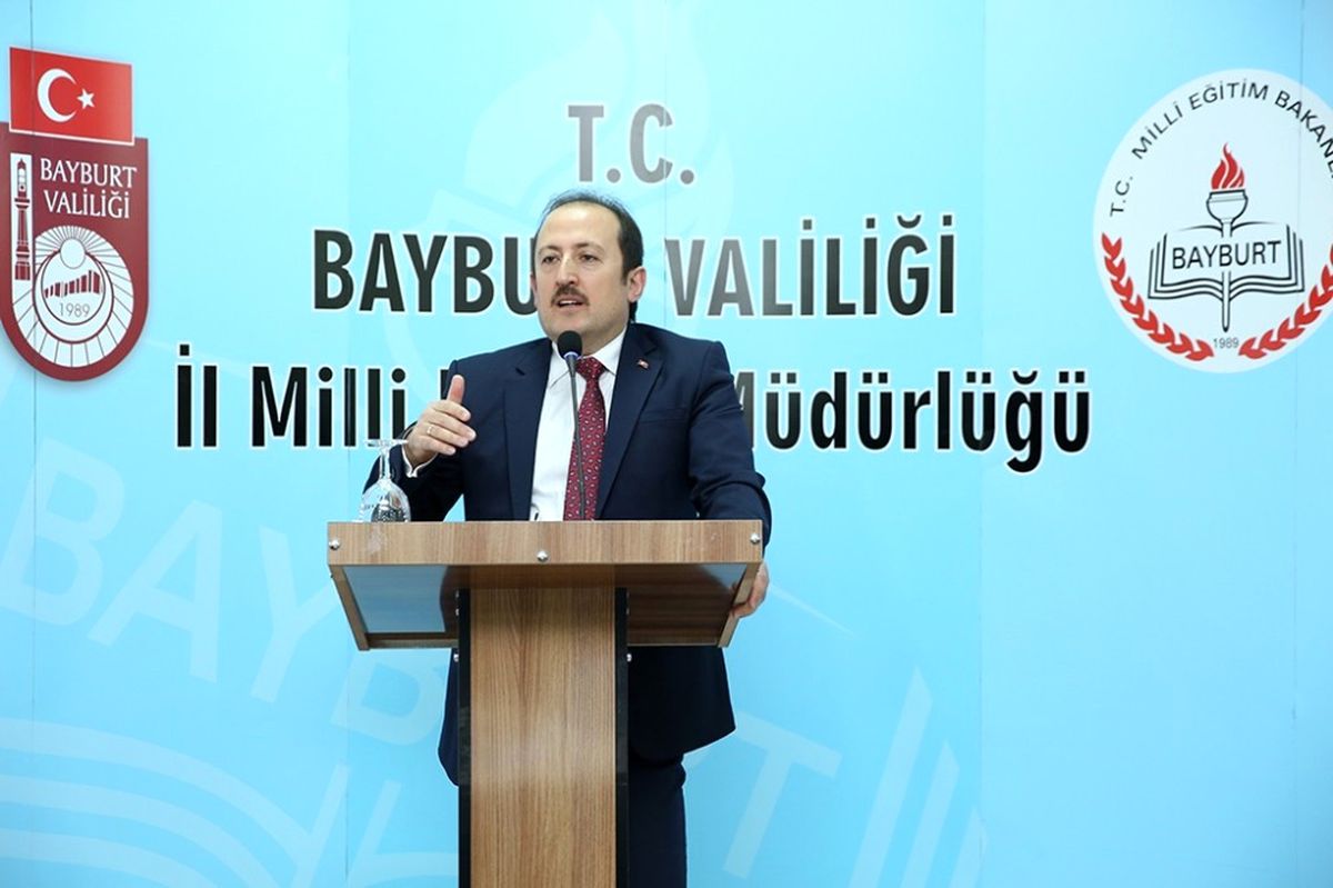Vali Ali Hamza Pehlivan 2023 Eğitim Vizyonu Çalıştayı\'na Katıldı