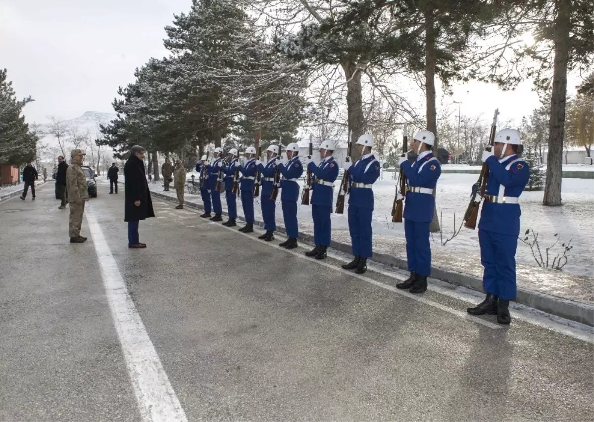 Vali Bilmez\'den Asayiş Kolordu Komutanlığına Ziyaret