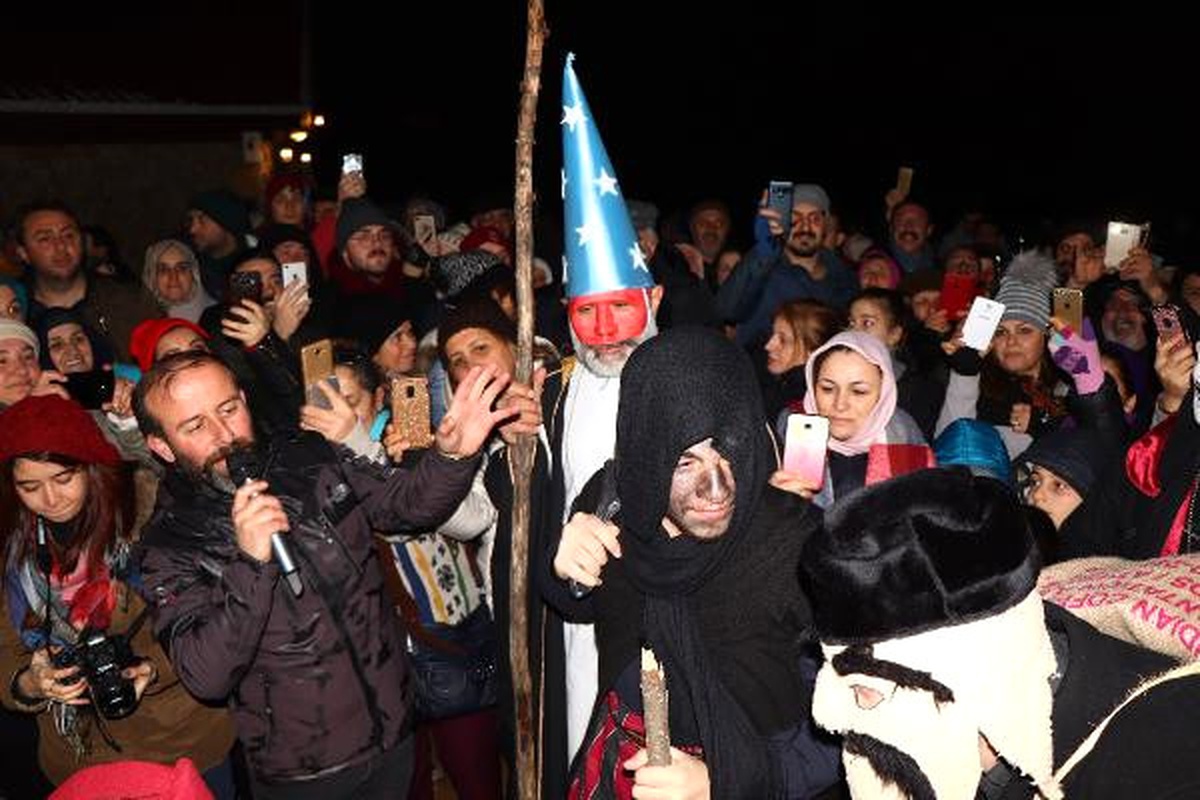 Yunanlı Turistler, Kalandar\'ı Kutladı