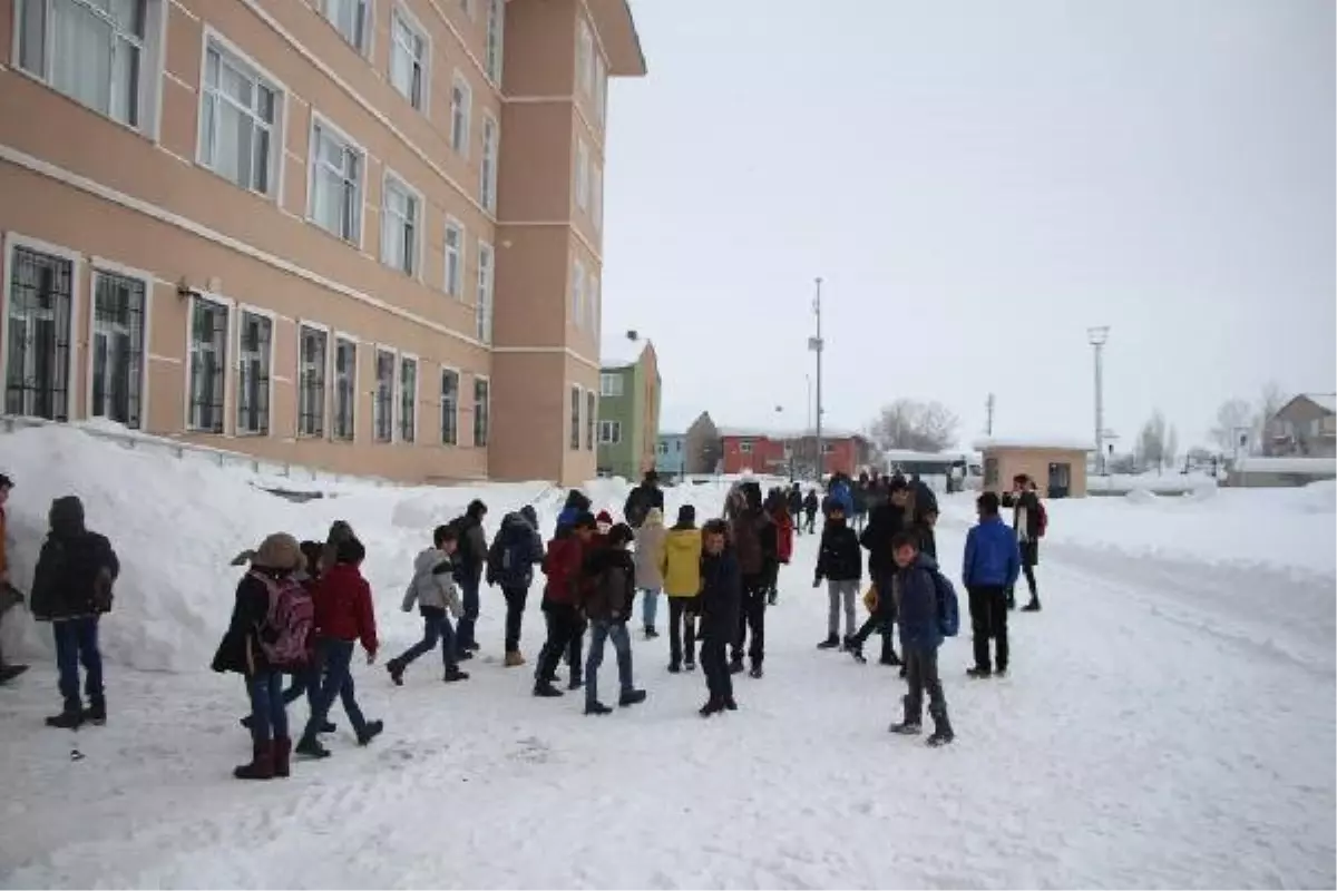 18 Gün Sonra Okulların Yeniden Açıldığı Karlıova\'da Eğitime Yine Ara Verildi