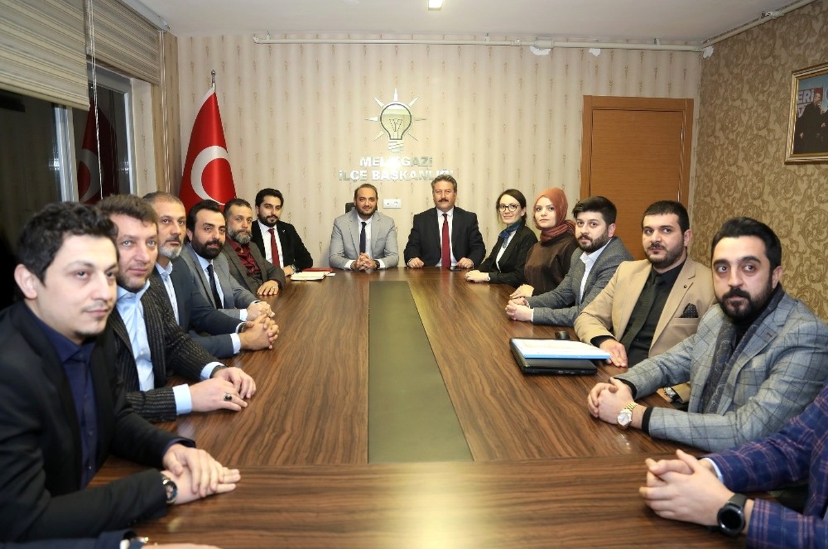 Başkan Palancıoğlu\'dan Melikgazi Teşkilatına Ziyaret