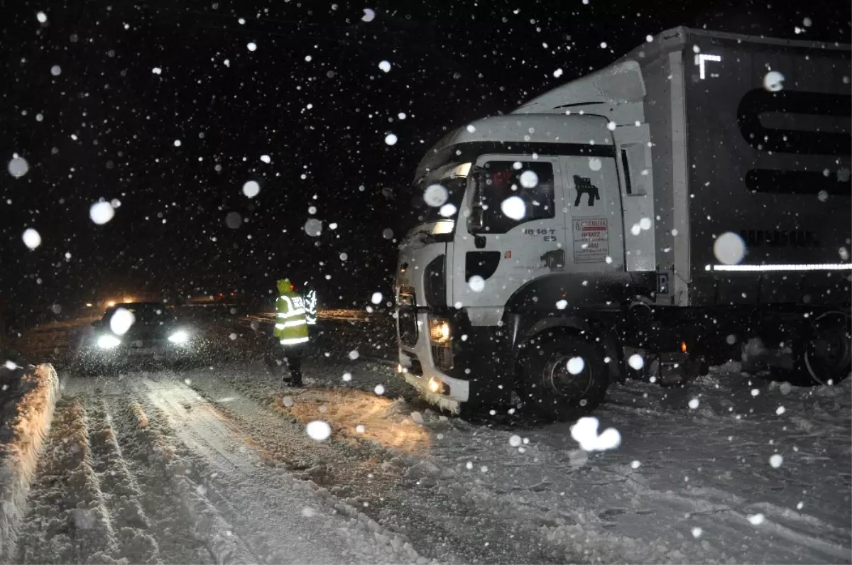 Bursa-Ankara Karayolunda Ulaşım Saatlerce Durdu