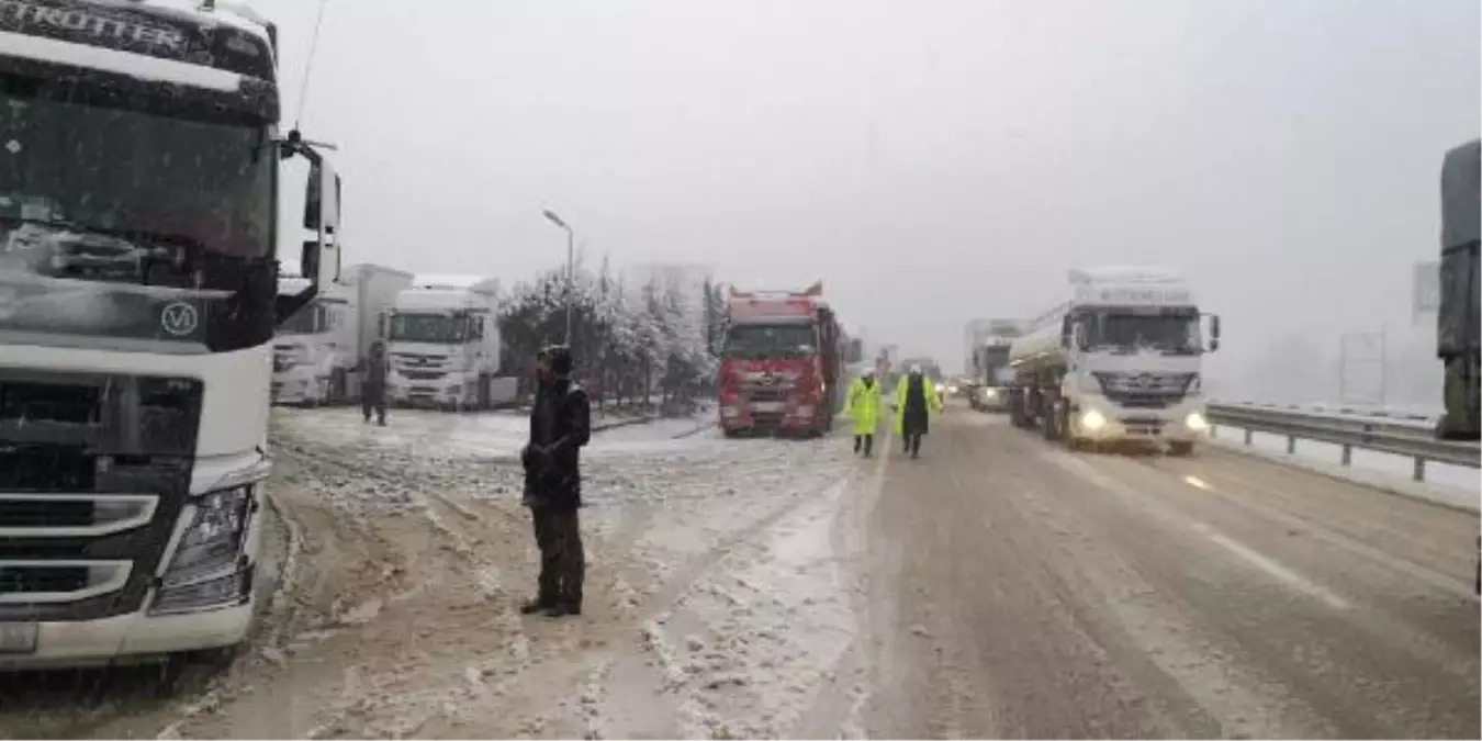 Bursa- Ankara Yolunda Tır Kaydı, Yol Kapandı; 10 Kilometre Kuyruk Oluştu