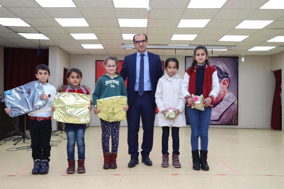 Çukurca\'da Başarılı Öğrenciler Ödüllendirildi