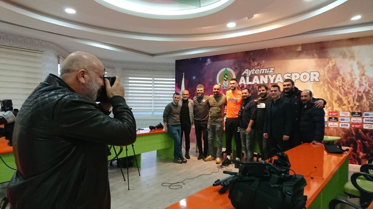 Deklanşöre Bu Kez Başkan Çavuşoğlu Bastı