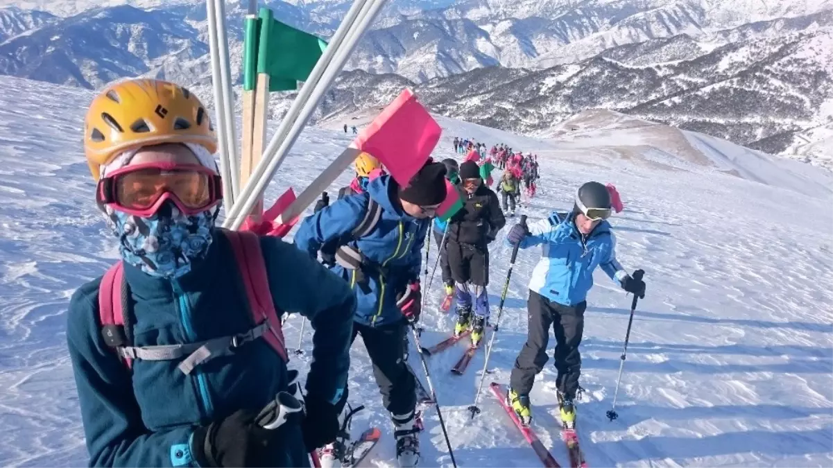 Edkik Sporcularının Dağ Kayağı Başarısı