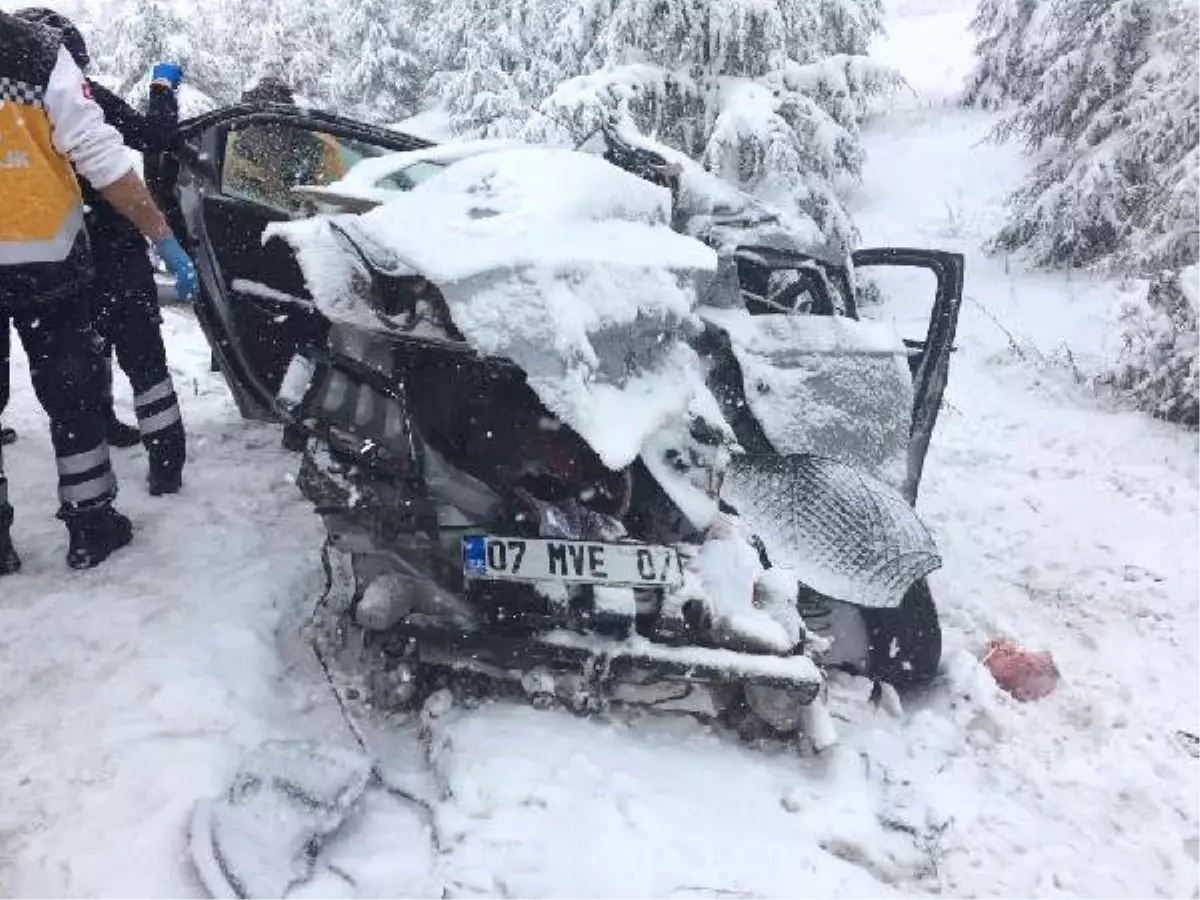 Eskişehir\'de Kaza: 1 Ölü, 2 Yaralı