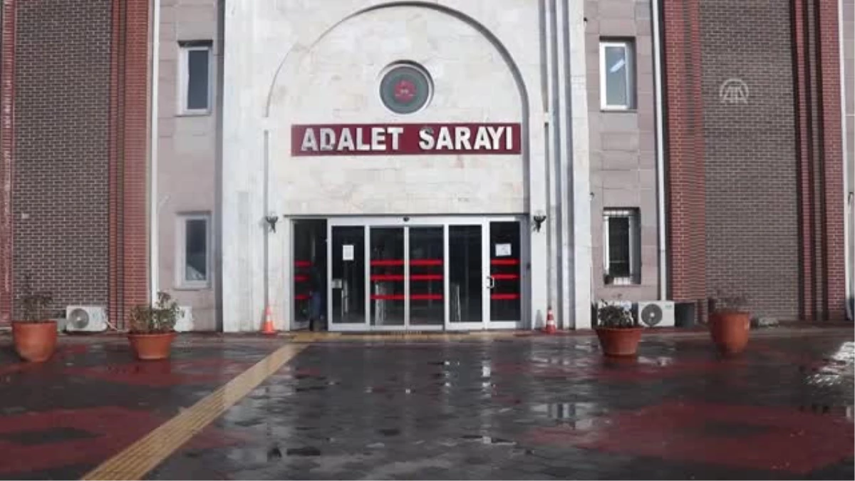 Fetö Firarisi Eski Savcı Akkaş\'ın Amcası Yargılanıyor