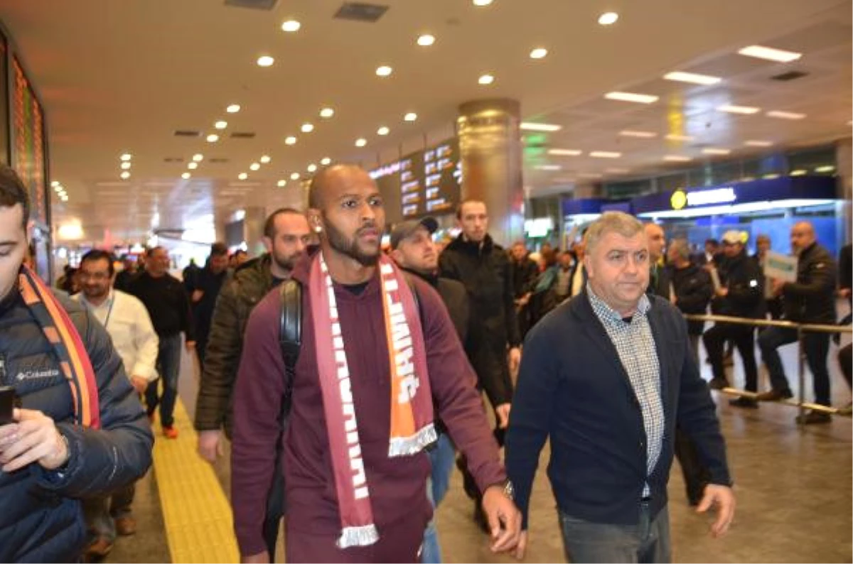 Galatasaray\'ın Yeni Transferi Marcao, İstanbul\'a Geldi