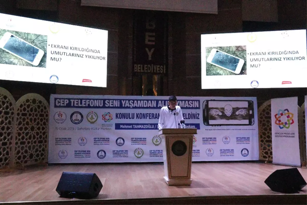 Gaziantep\'te Cep Telefonunun Zararlarına Yönelik Konferans