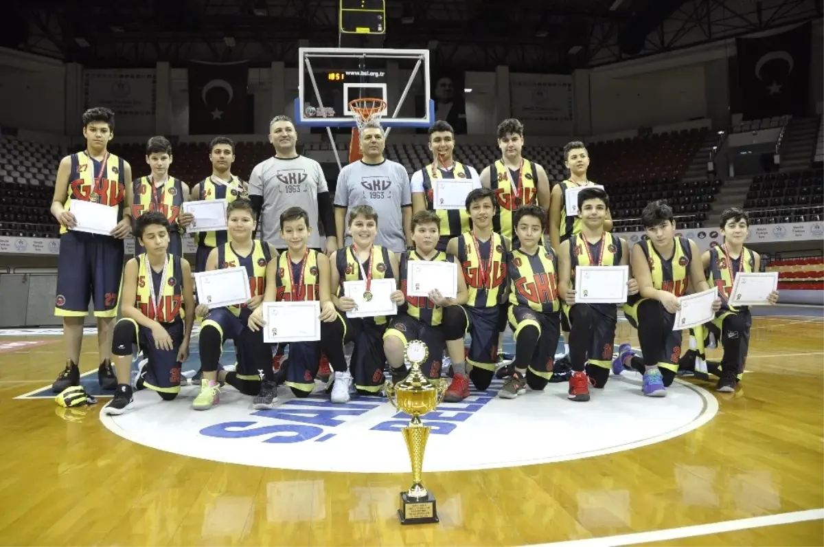 Gkv Ortaokulu Yıldız Erkekler Basketbol Takımı Gaziantep Şampiyonu Oldu