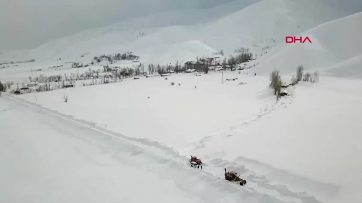 Hakkari Van ve Yüksekova\'da Kapanan Yollar Açılıyor