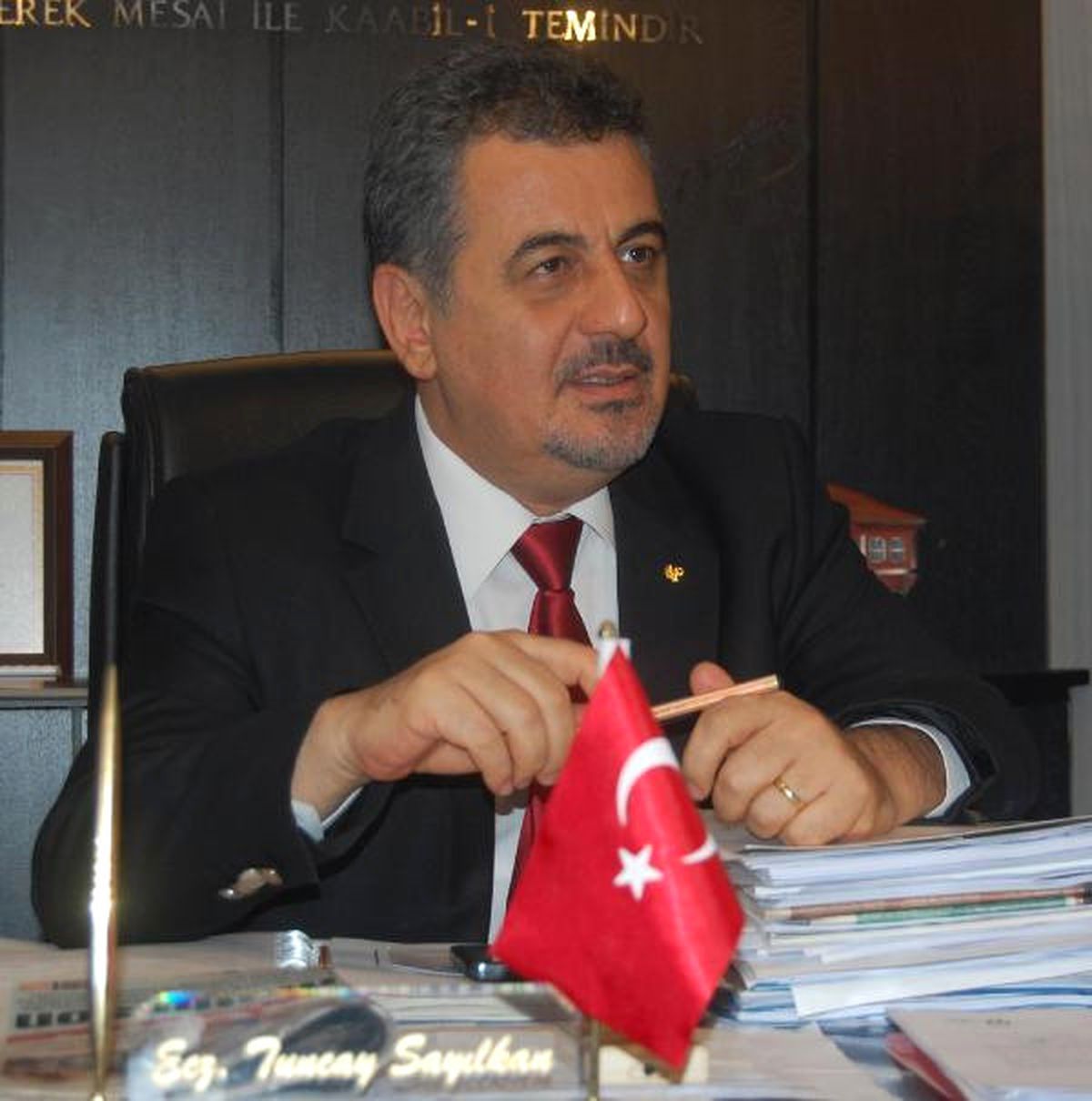 İzmir Eczacı Odası Başkanı Sayılkan\'dan \'İlaç\'ta Çözüm Çağrısı