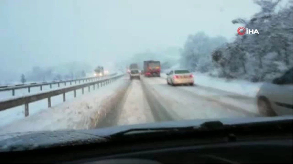 Karadeniz\'i İstanbul\'a Bağlayan Yol Kardan Kapandı