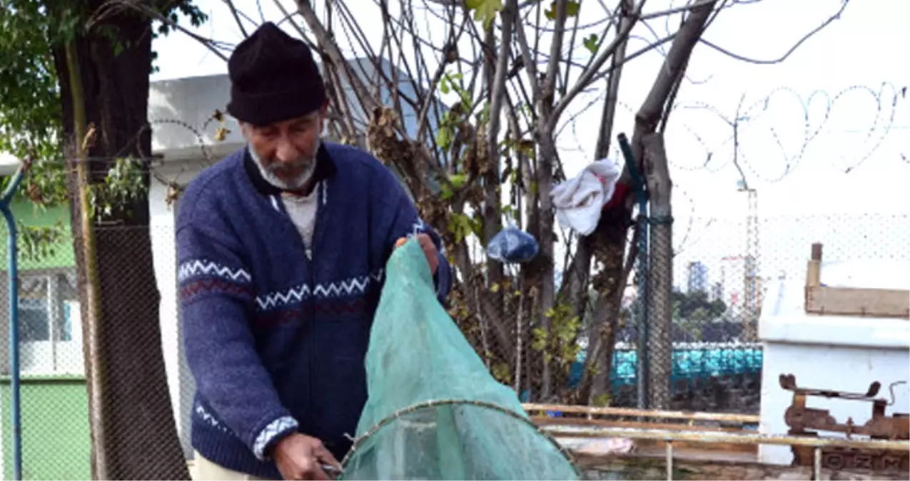 Kentte Ondan Başka Bu İşi Yapan Yok! 40 Yıldır Geçimini Yayın Balığı Satarak Sağlıyor