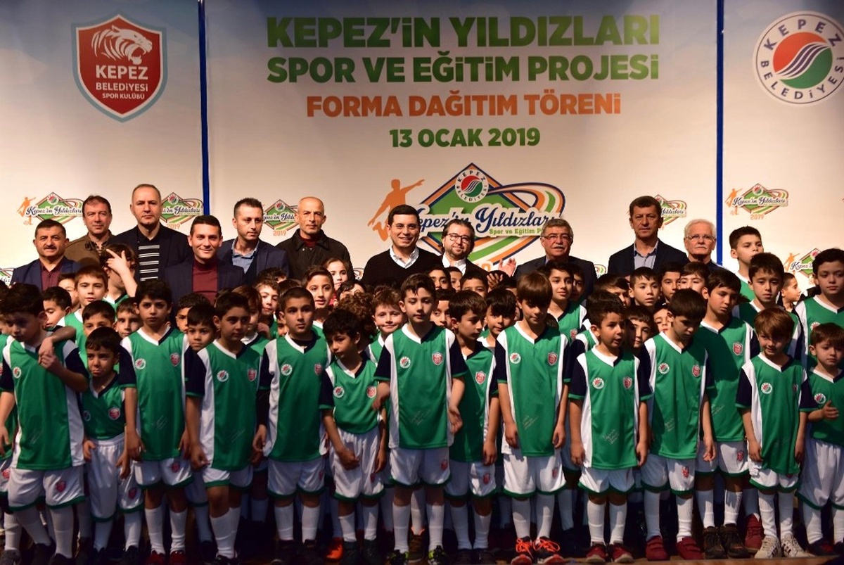 Kepez\'in Yetenekli Sporcularına Forma