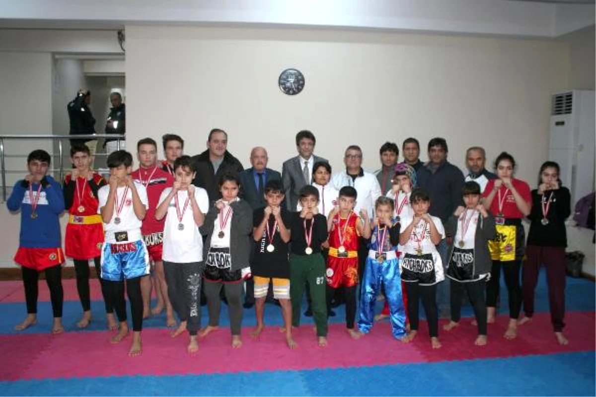Mersin\'de Wushu Kung Fu Turnuvası Yapıldı