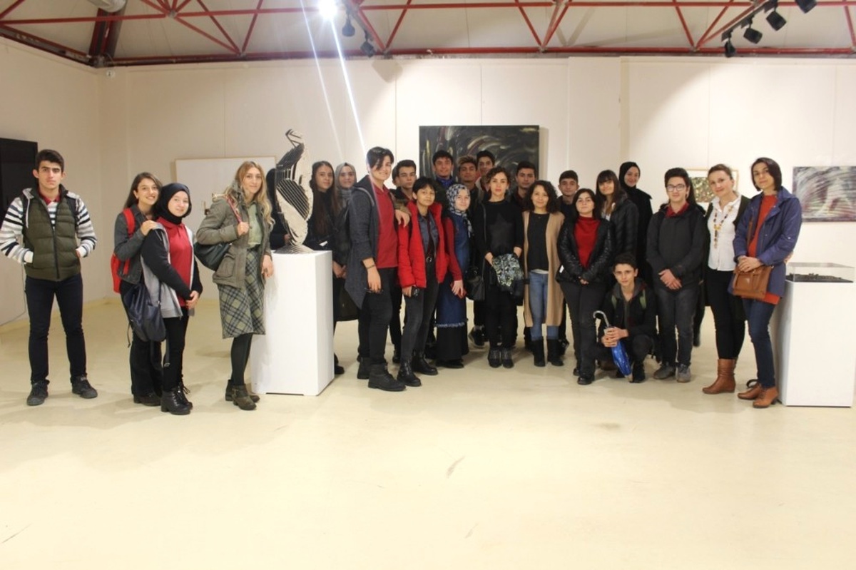 Mimarlık Fakültesi Sanat Galerisi Her Yaştan Ziyaretçileri Ağırlıyor