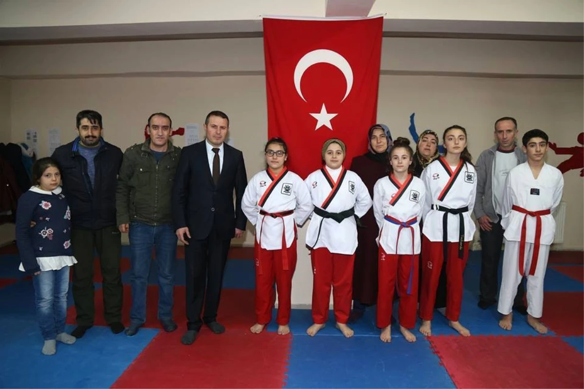 Oltulu Tekvandocular Erzurum\'dan 5 Madalya Çıkardı