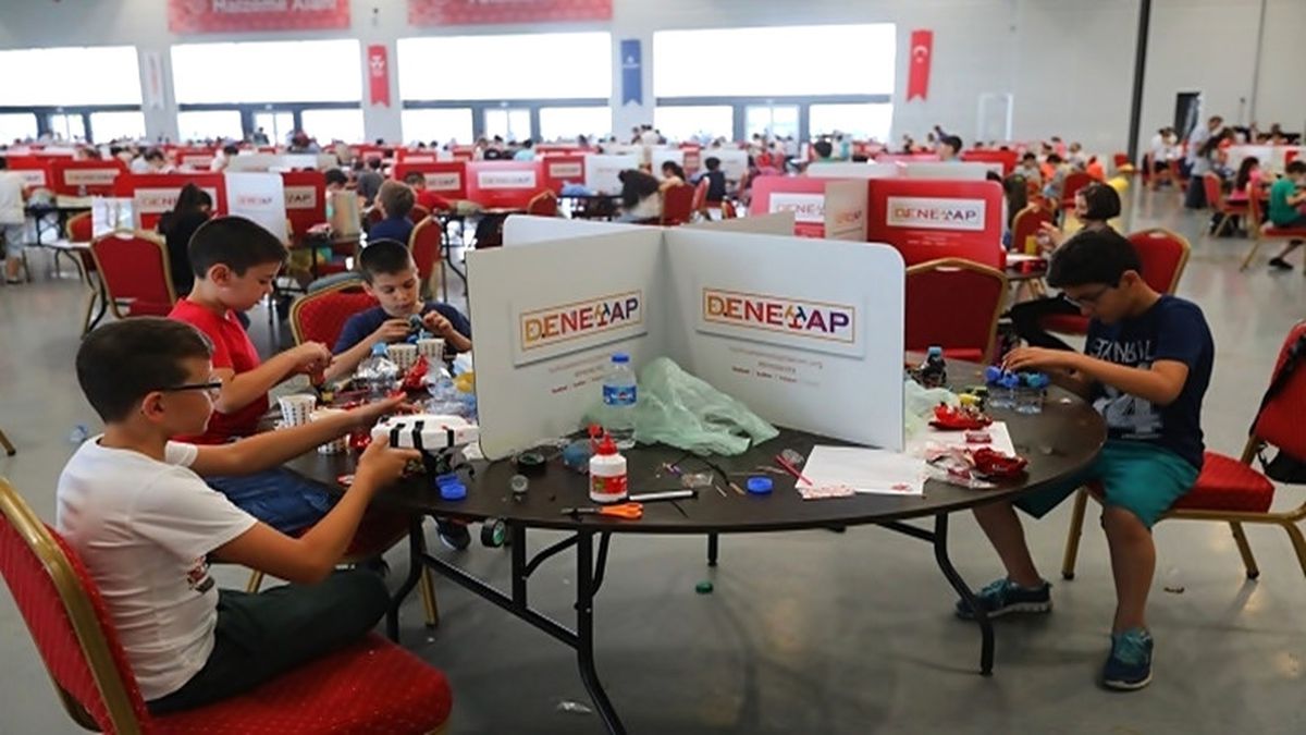 Teknoloji Bakanı\'ndan \'Deneyap Atölyeleri\' Açıklaması: 12 İlde Başlıyor