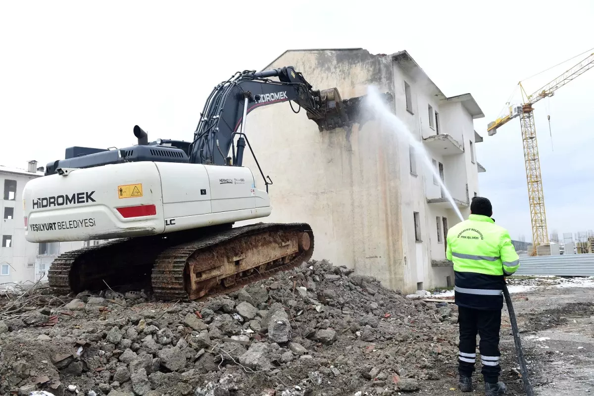 Yeşilyurt Belediyesi Çalışıyor, Yeşiltepe Güzelleşiyor, Değişiyor