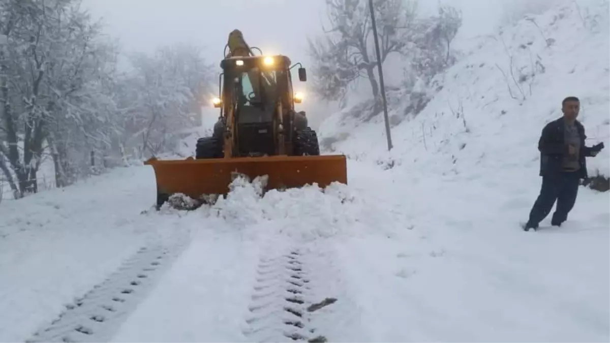 Ani Kar Yağışı Yüzünden 15 Köy Yolu Kapandı