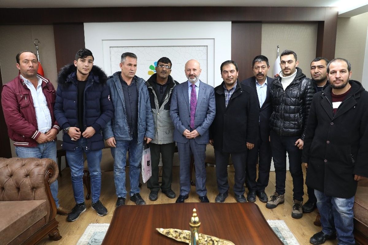 Başkan Çolakbayrakdar, "Vatandaşlarımızın Refah Seviyesini Yükseltmek İçin Çalışıyoruz"