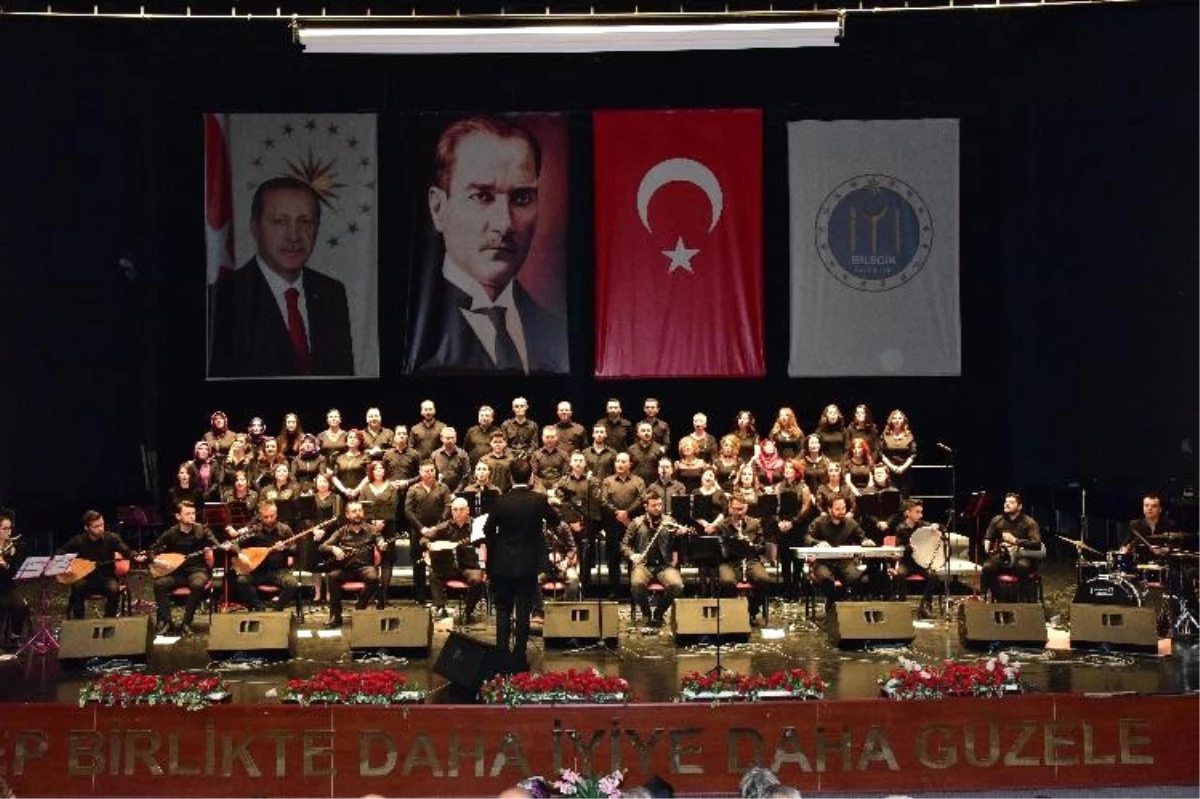 Bilecik\'te Türk Halk Müziği Konseri